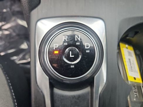 Used 2020 Ford Escape SE image 16