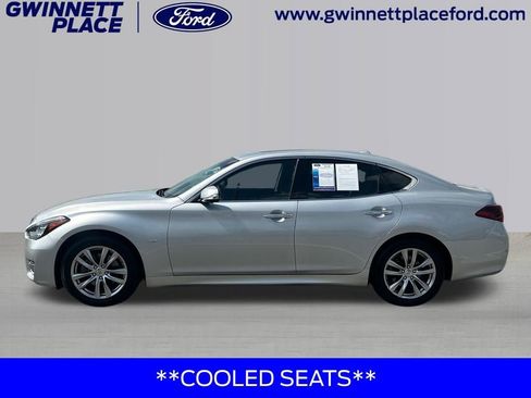 Used 2018 INFINITI Q70 Luxe image 8