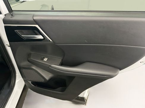 Used 2024 Mitsubishi Outlander SE AWD/4WD image 33