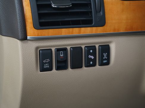 Used 2014 Nissan Armada Platinum w/ Platinum Reserve Package AWD/4WD image 30