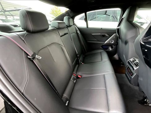 Certified 2025 BMW M5 w/ Executive Package image 37