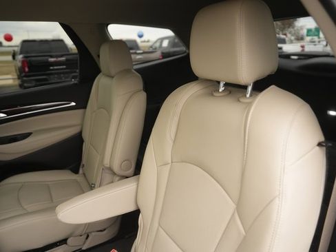 Used 2019 Buick Enclave Essence image 13
