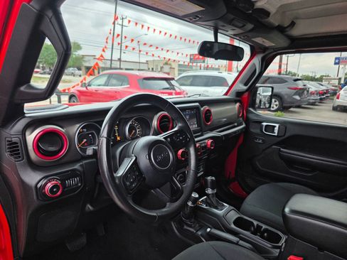 Used 2018 Jeep Wrangler Unlimited Sport S AWD/4WD image 24