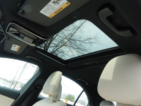 Used 2022 Mercedes-Benz C 300 4MATIC Sedan image 11