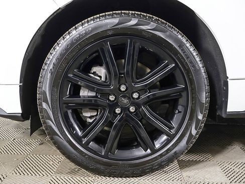 Used 2022 Ford Edge ST-Line image 18