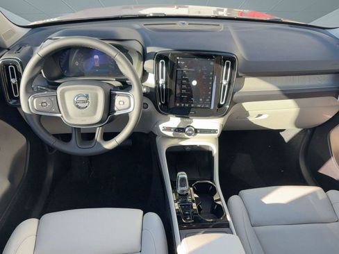 New 2026 Volvo XC40 B5 Ultra w/ Climate Package image 17