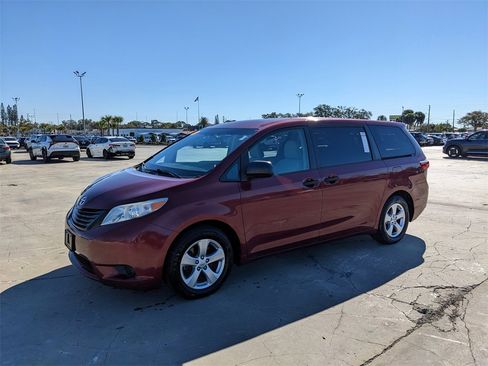Used 2016 Toyota Sienna L image 5