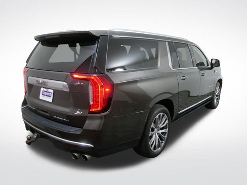 Used 2021 GMC Yukon XL Denali w/ Denali Ultimate Package AWD/4WD image 3