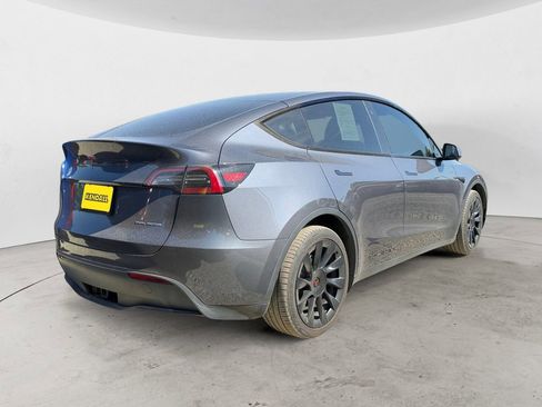Used 2023 Tesla Model Y Long Range AWD/4WD image 4