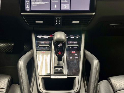 Used 2019 Porsche Cayenne AWD/4WD image 27