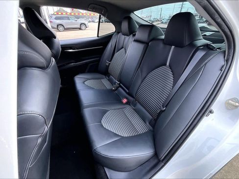 Certified 2020 Toyota Camry SE w/ Convenience Package image 20