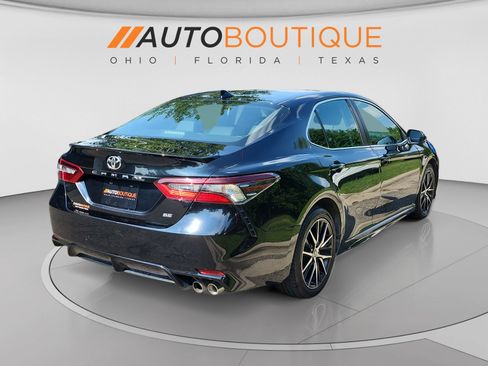 Used 2021 Toyota Camry SE FWD image 5