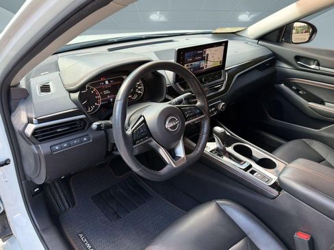 Used 2023 Nissan Altima 2.0 SR FWD image 4