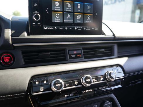 Used 2023 Honda Pilot Elite image 27