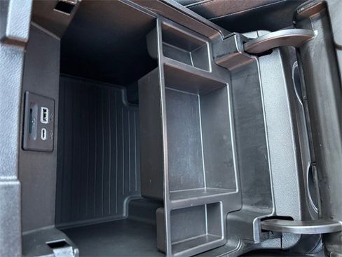 Used 2021 Chevrolet Tahoe Z71 image 20