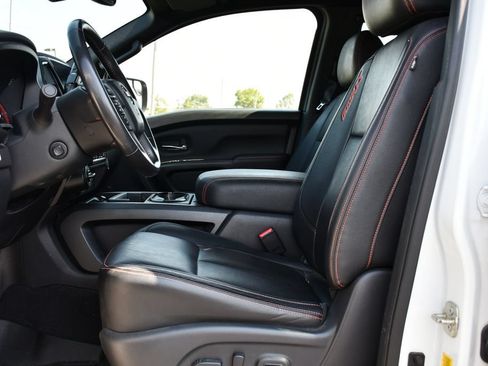 Used 2021 Nissan Titan PRO-4X w/ Pro-4x Convenience Package AWD/4WD image 13
