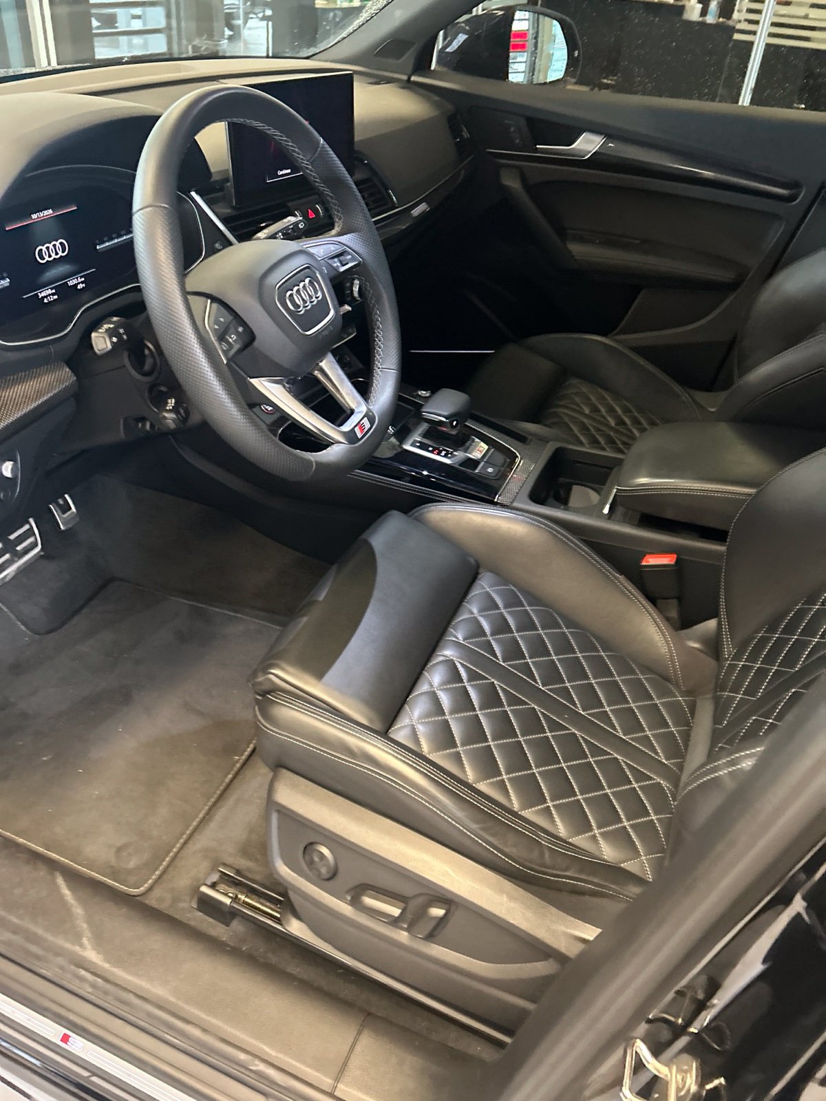 Used 2024 Audi SQ5 Prestige AWD/4WD image 2
