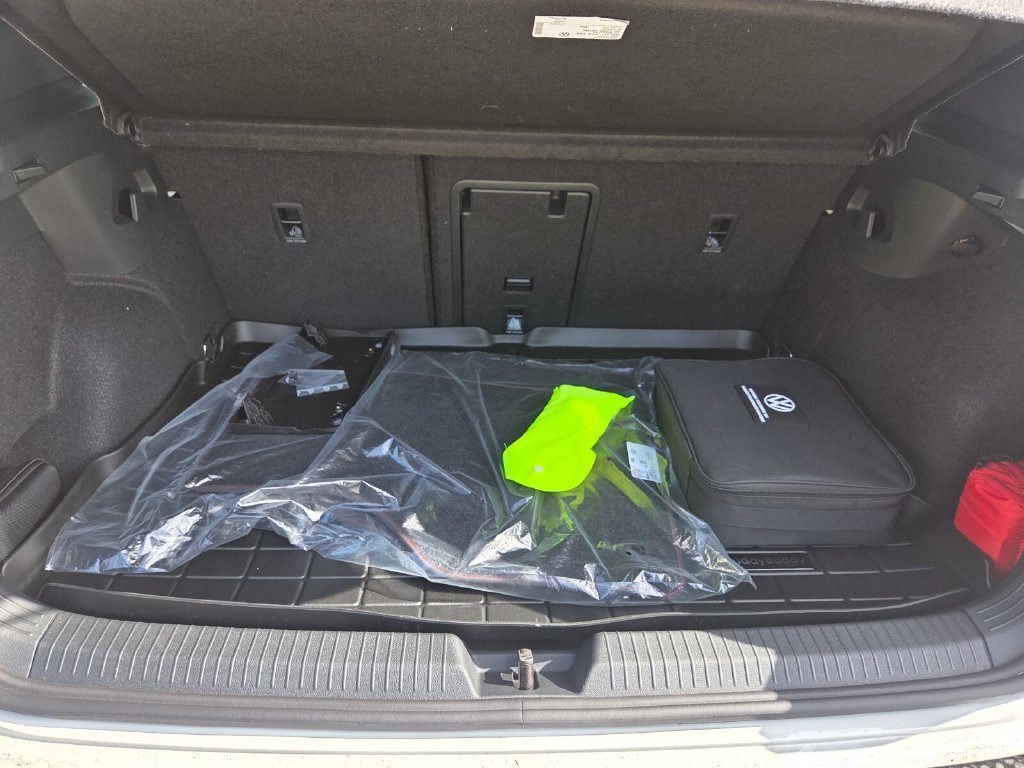 New 2026 Volkswagen GTI SE FWD image 26