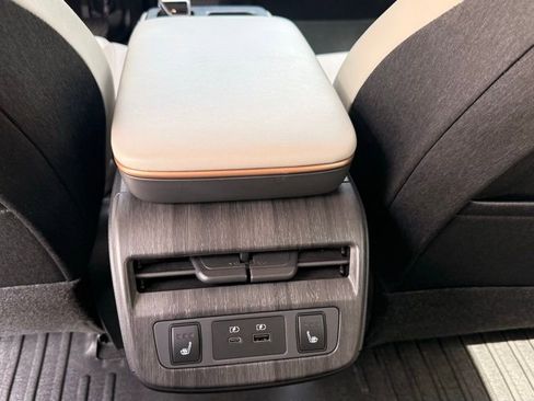 Used 2023 Nissan Ariya AWD image 31