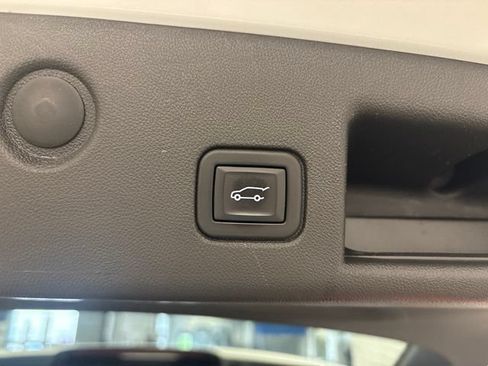 Used 2024 Chevrolet Equinox RS FWD image 36