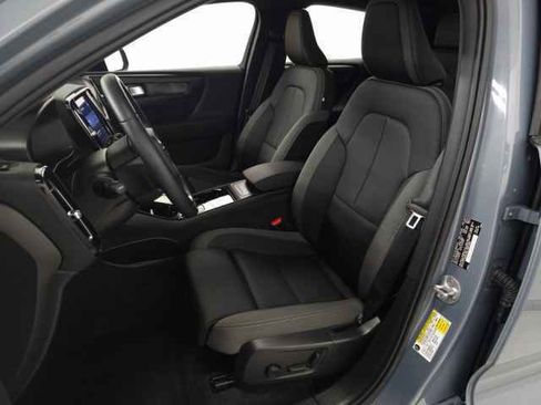 Certified 2023 Volvo C40 Recharge Core image 18