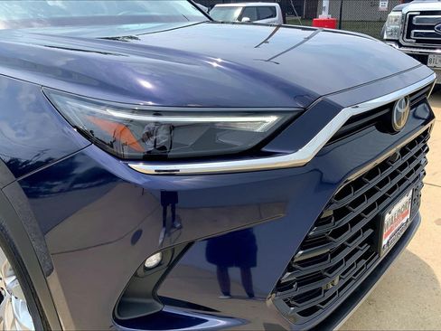Used 2025 Toyota Grand Highlander AWD image 36