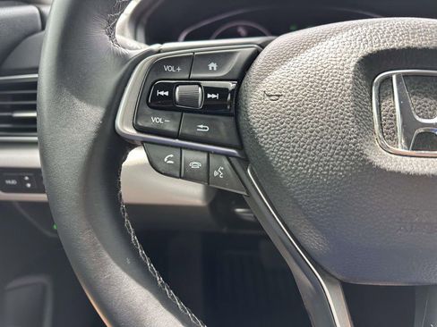 Used 2019 Honda Accord Touring image 13