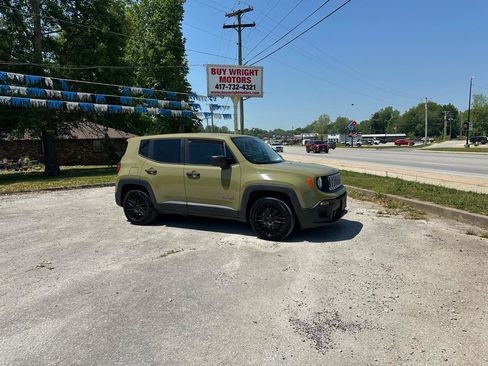 Used 2015 Jeep Renegade Sport w/ Power & Air Group FWD image 3
