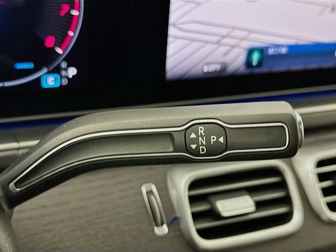 Used 2025 Mercedes-Benz GLE 350 4MATIC image 18