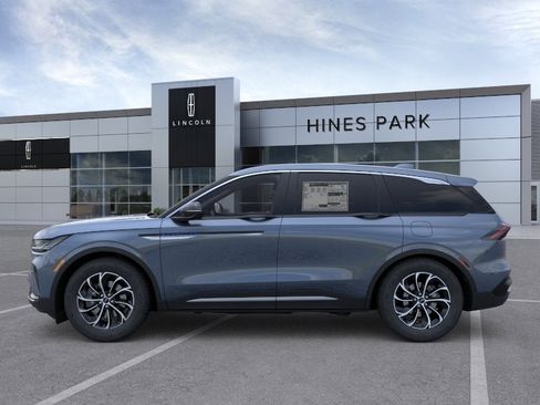 New 2026 Lincoln Nautilus Premier AWD/4WD image 3