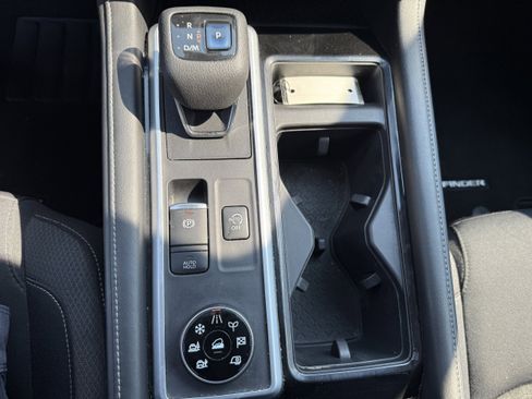 Used 2022 Nissan Pathfinder SV image 33