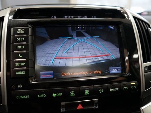 Used 2013 Toyota Land Cruiser image 10