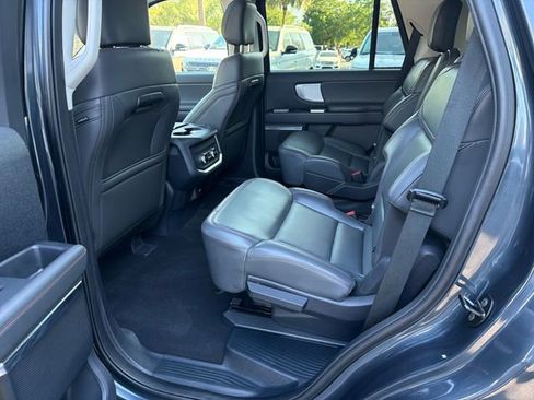 Certified 2025 Ford Expedition Active AWD/4WD image 27