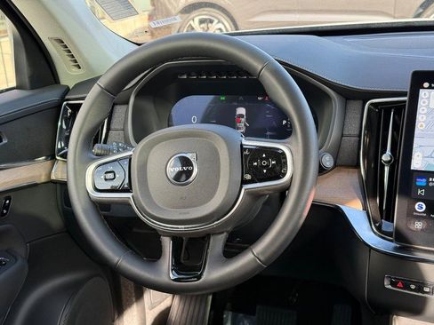 Used 2025 Volvo XC90 B6 Plus image 14