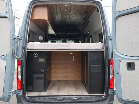 Used 2025 Mercedes-Benz Sprinter 2500 image 19
