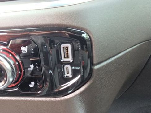 New 2026 GMC Sierra 1500 SLT w/ SLT Premium Package image 33