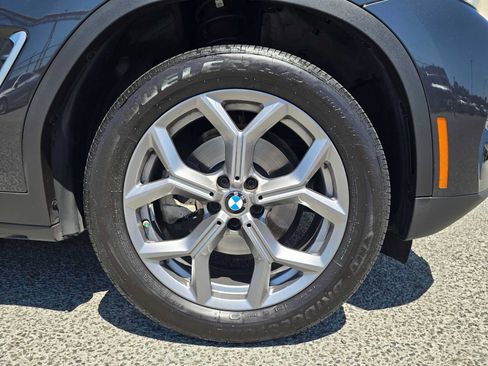 Used 2024 BMW X4 xDrive30i w/ Convenience Package AWD/4WD image 9