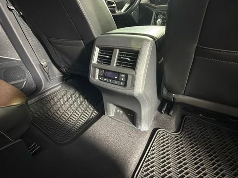 Used 2022 Volkswagen Atlas SEL Premium image 34