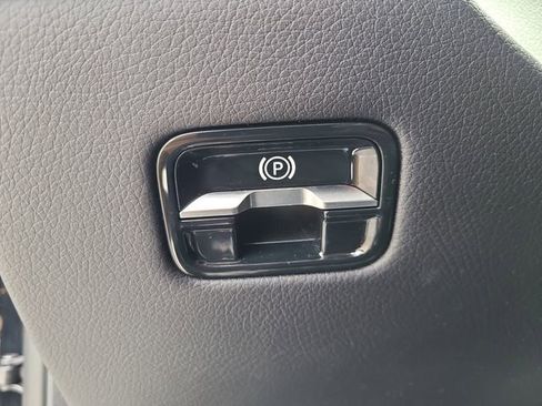Used 2025 Mercedes-Benz S 500 4MATIC image 24