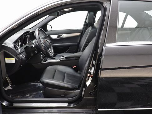 Used 2014 Mercedes-Benz C 250 Sedan image 5