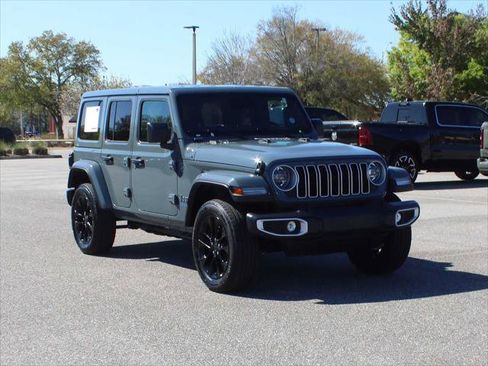 Certified 2025 Jeep Wrangler Unlimited Sahara w/ Safety Group AWD/4WD image 2