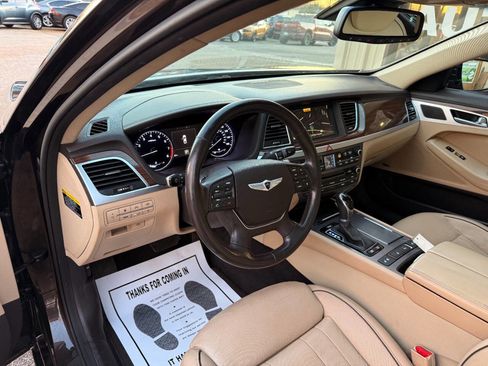 Used 2015 Hyundai Genesis 3.8 w/ Option Group 03 image 11