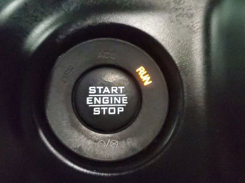 Used 2022 Jeep Wrangler Unlimited Sahara AWD/4WD image 26