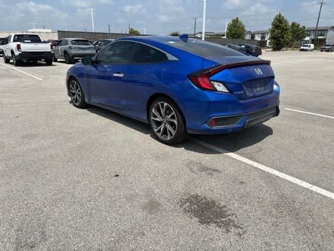 Used 2020 Honda Civic Touring image 3