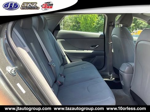 Used 2024 Hyundai Elantra SEL FWD image 11