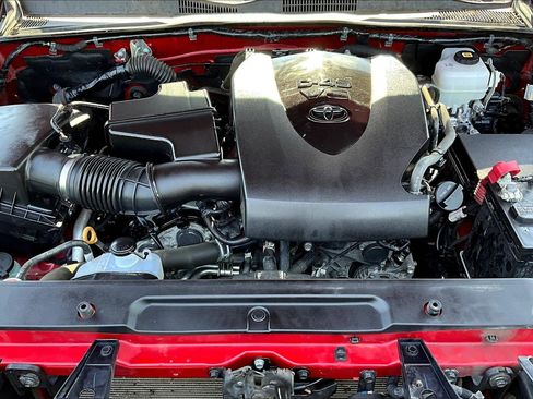 Used 2023 Toyota Tacoma TRD Off-Road AWD/4WD image 31