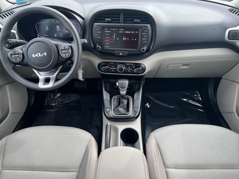 Used 2025 Kia Soul LX w/ LX Technology Package image 30