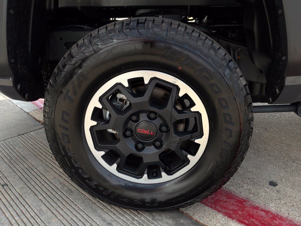 Used 2026 Toyota Tacoma TRD Off-Road AWD/4WD image 9