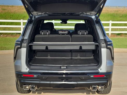 New 2026 Chevrolet Traverse RS w/ LPO, Floor Liner Package AWD/4WD image 13