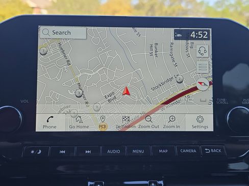 Used 2024 Nissan Pathfinder Platinum image 14